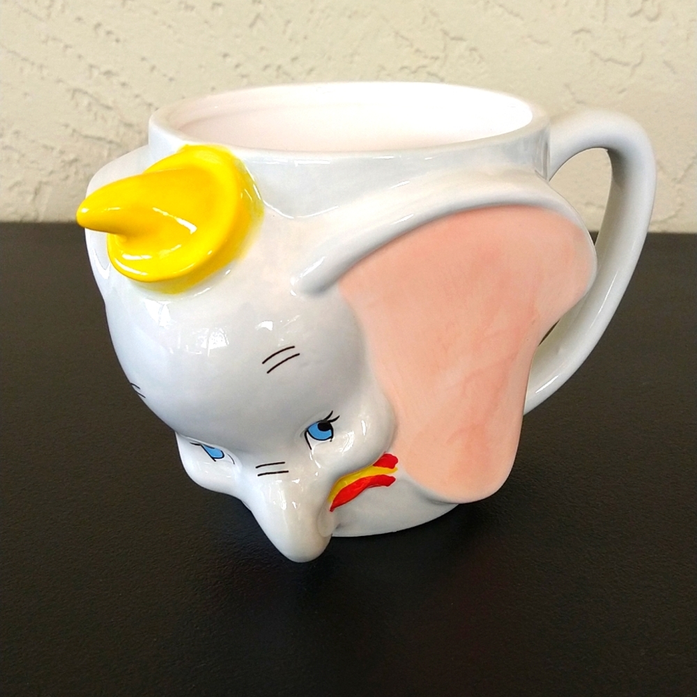 Disney 3D Dumbo mug 22 oz. Excellent condition.